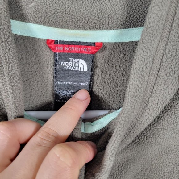 The North Face L Women Polartec Classic 1/3 zip up pullover - Picture 8 of 14